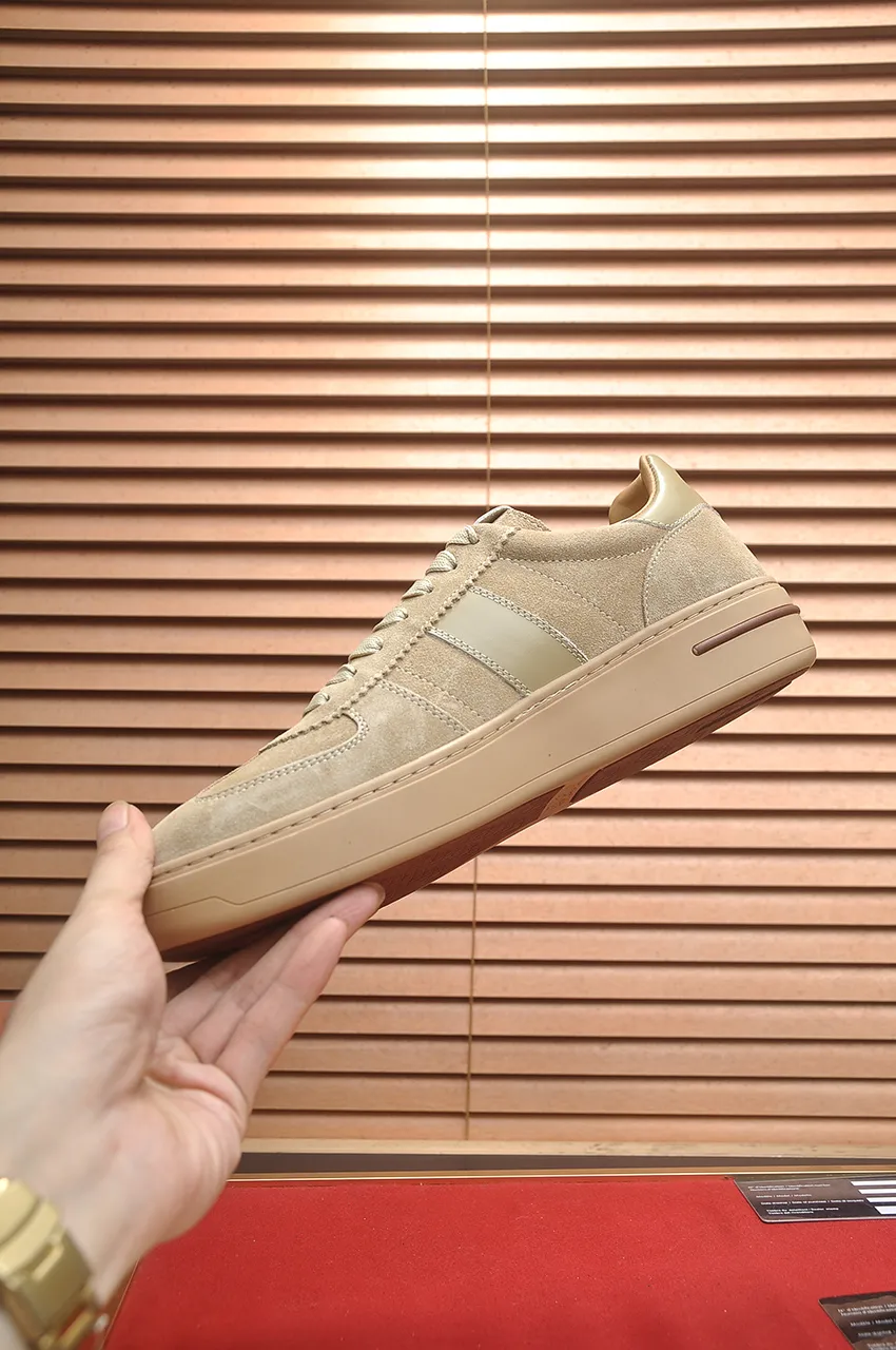 Men's men's shoes 💰580💶[𝐥𝐨𝐫𝐨 𝐏𝐢𝐚𝐧𝐚] lp classic loafers, an Italian treasure brand, the only brand that can match Hermès! Only after wearing it do we realize that we cannot let down our feet. The upper is imported cashmere, the lining of water-dyed cowhide ➕ the cowhide feet, the official original glass rubber outsole, and the pendant. Exclusive original packaging (tag ➕ brand paper ➕ outer box ➕ hand bag) code number: 38-46 (45 46 customized)